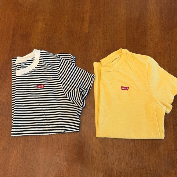 Levi's Perfect Crew Tees - Picture 1 of 3